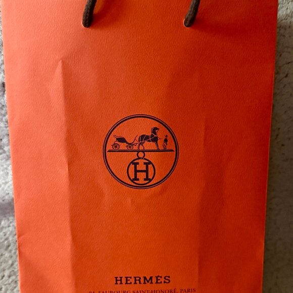 Hermes Faconnee Grand H pocket square 45 Gris Nacre - Picture 5 of 7